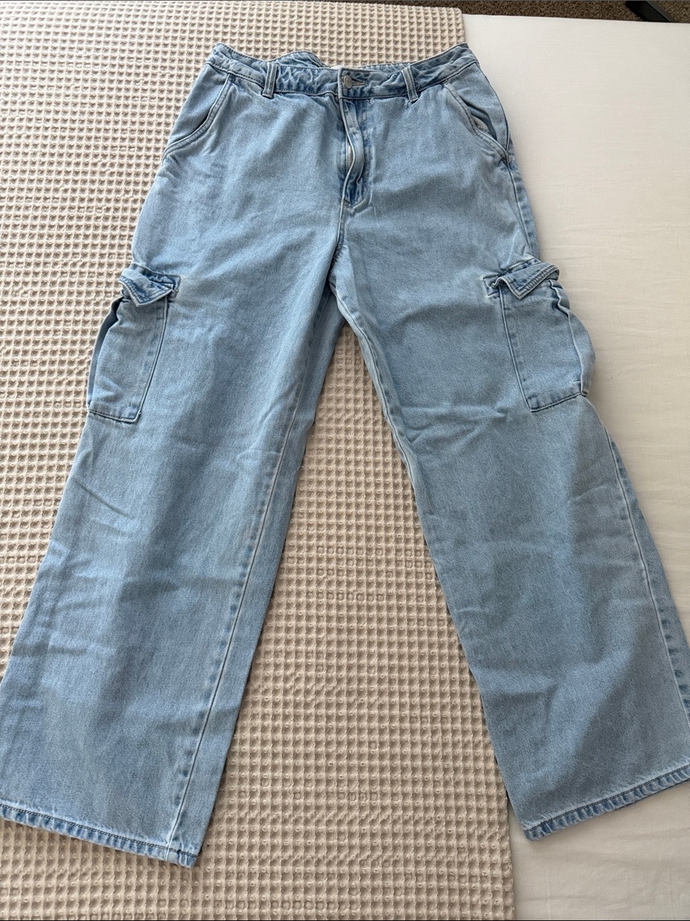 Light Blue Women's Cargo Jeans - Relaxed Fit